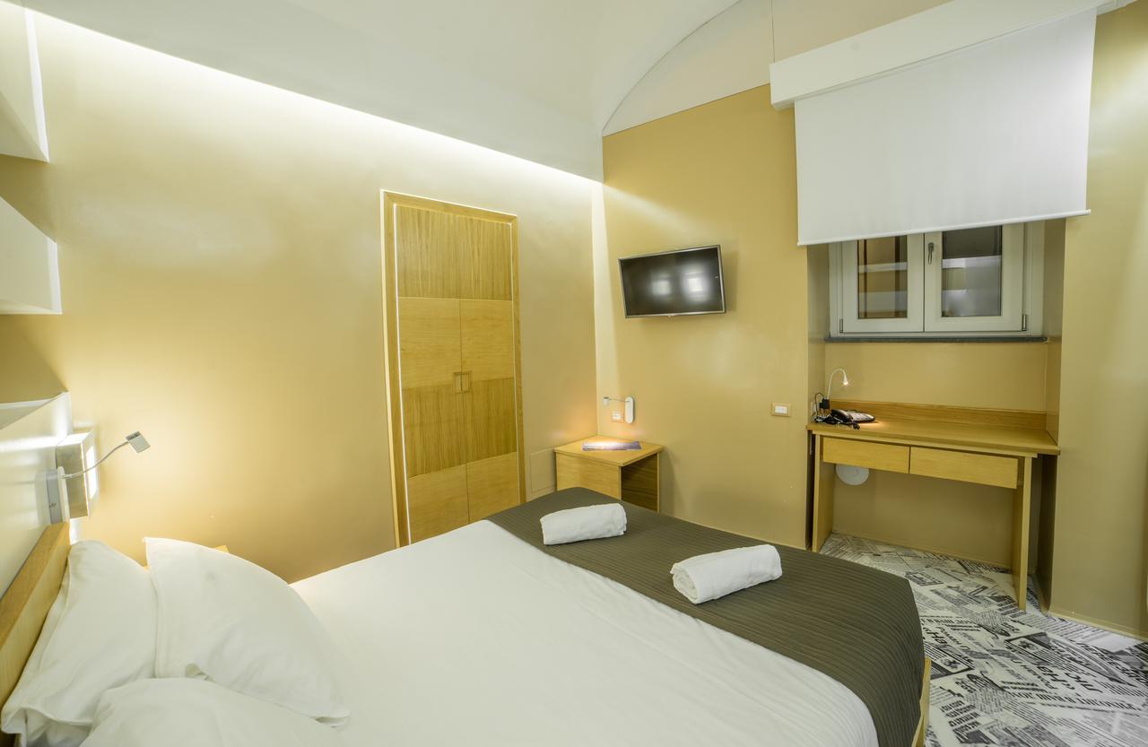 נאפולי Chiaia 197 Deluxe Residence מראה חיצוני תמונה