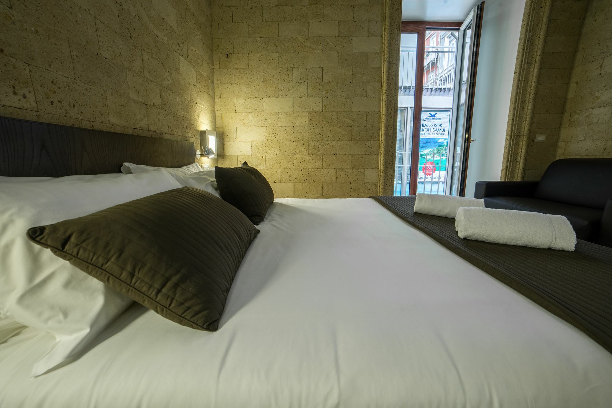 נאפולי Chiaia 197 Deluxe Residence מראה חיצוני תמונה